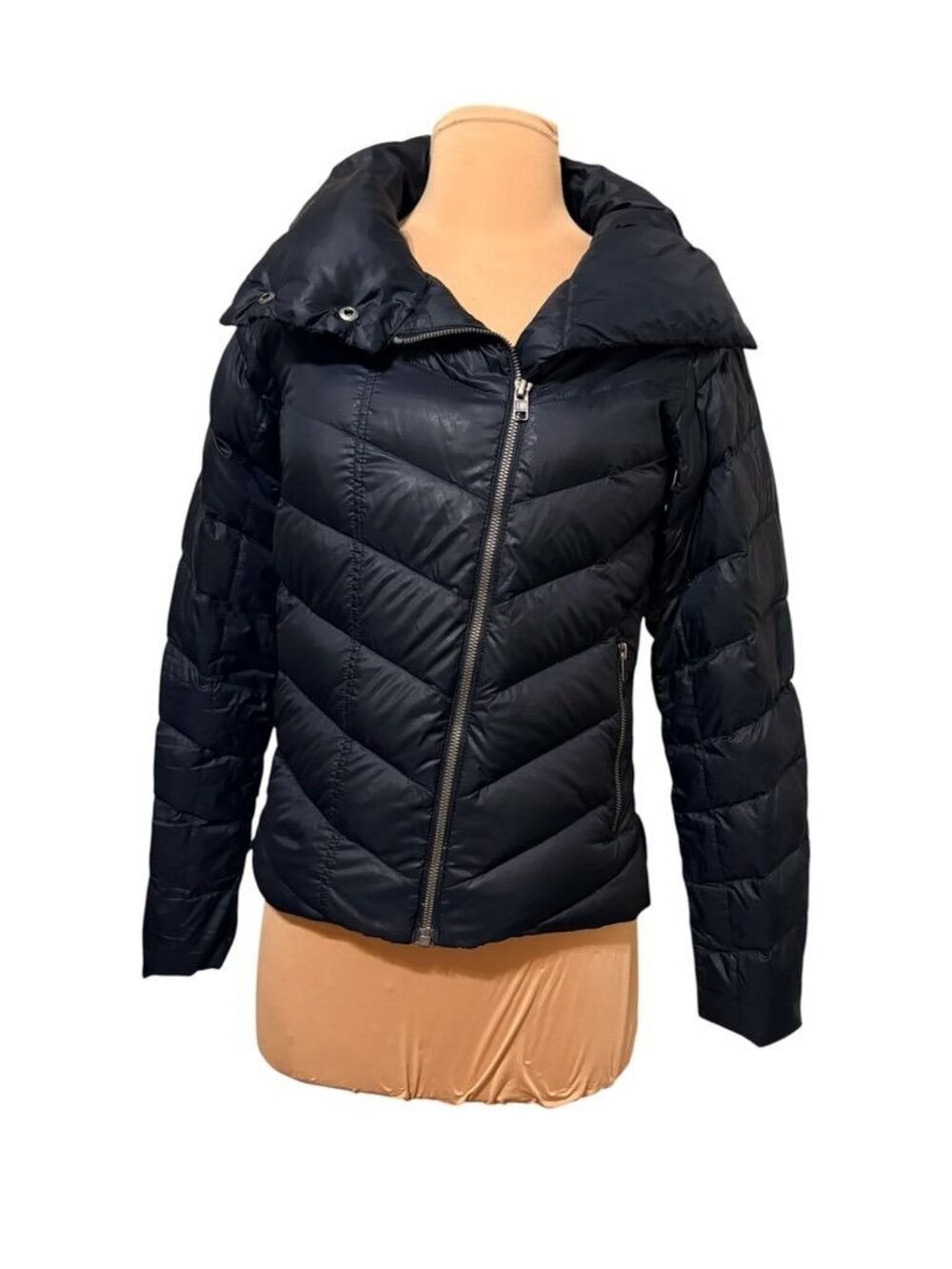Patagonia Down Puffer Jacket XS Women Black Asymmetric Zip Moto Gorpcore Quilted